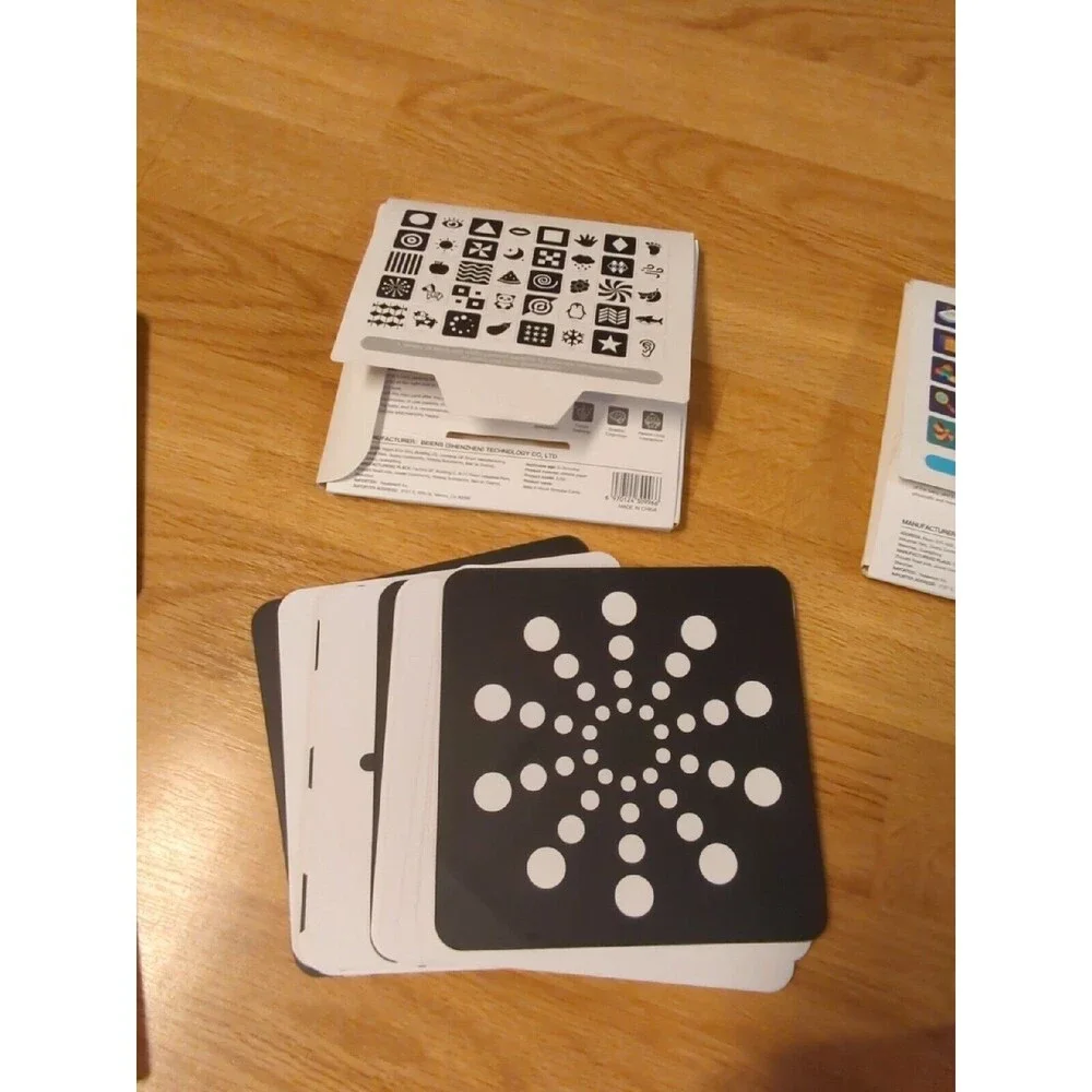 Beiens Visual Stimulus Cards Black And White And Multicolored Cards Lot Of 3